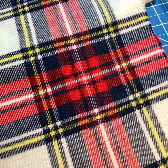 Cashmere scarf, Scotland Plaid UNISEX HOLIDAY  RED PLAID - Picture 3 of 3